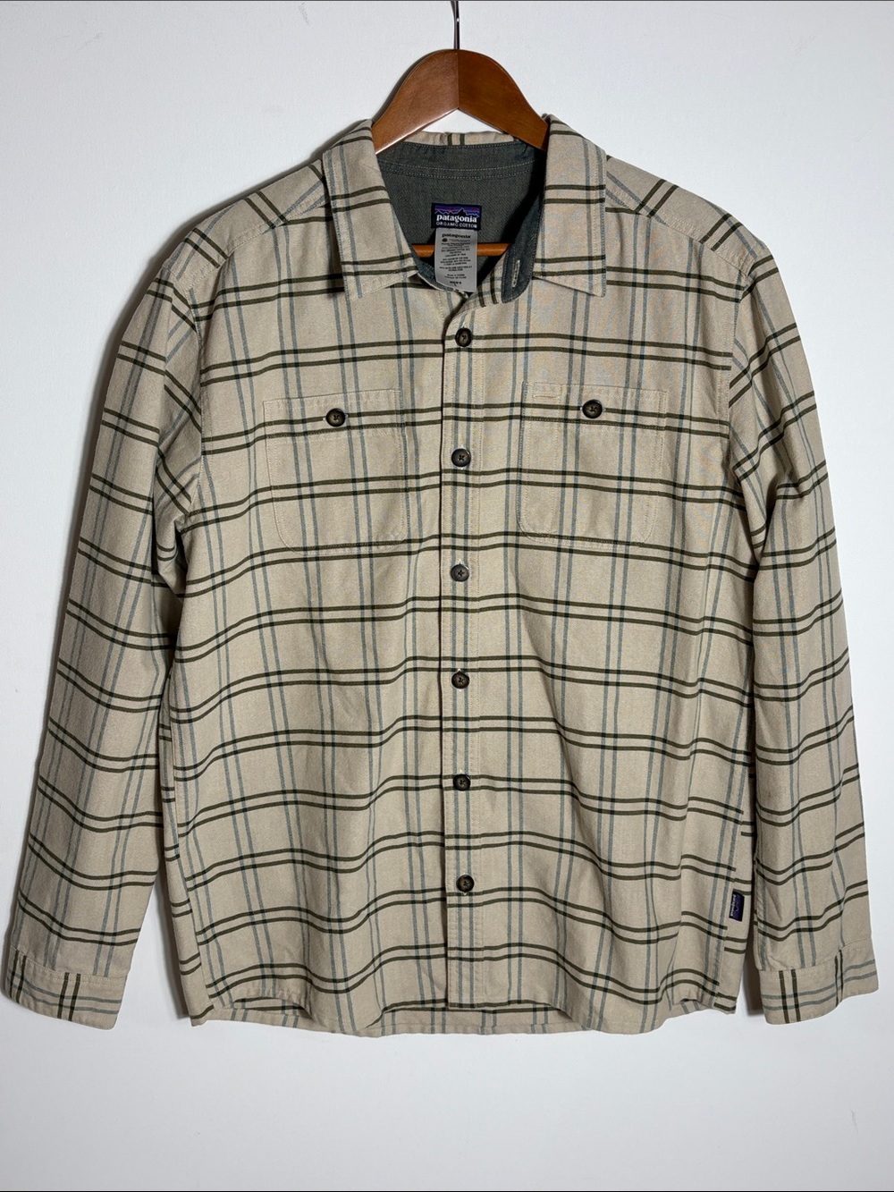 Patagonia Organic Cotton Plaid Button Shirt Men’s Large Beige Green Long Sleeve